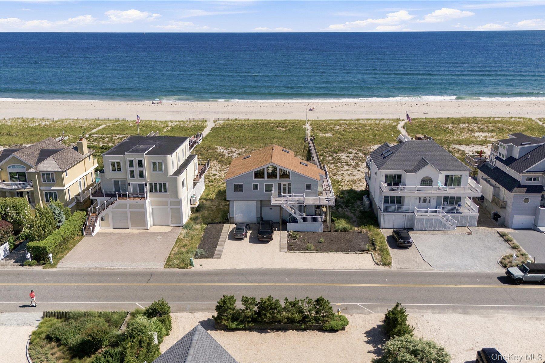 717 Dune Road