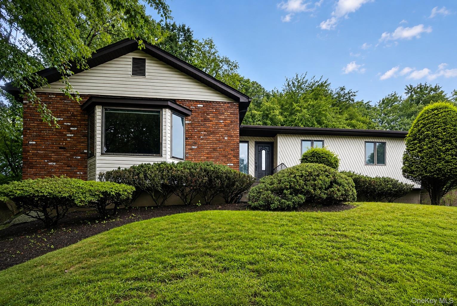 211 Waters Edge