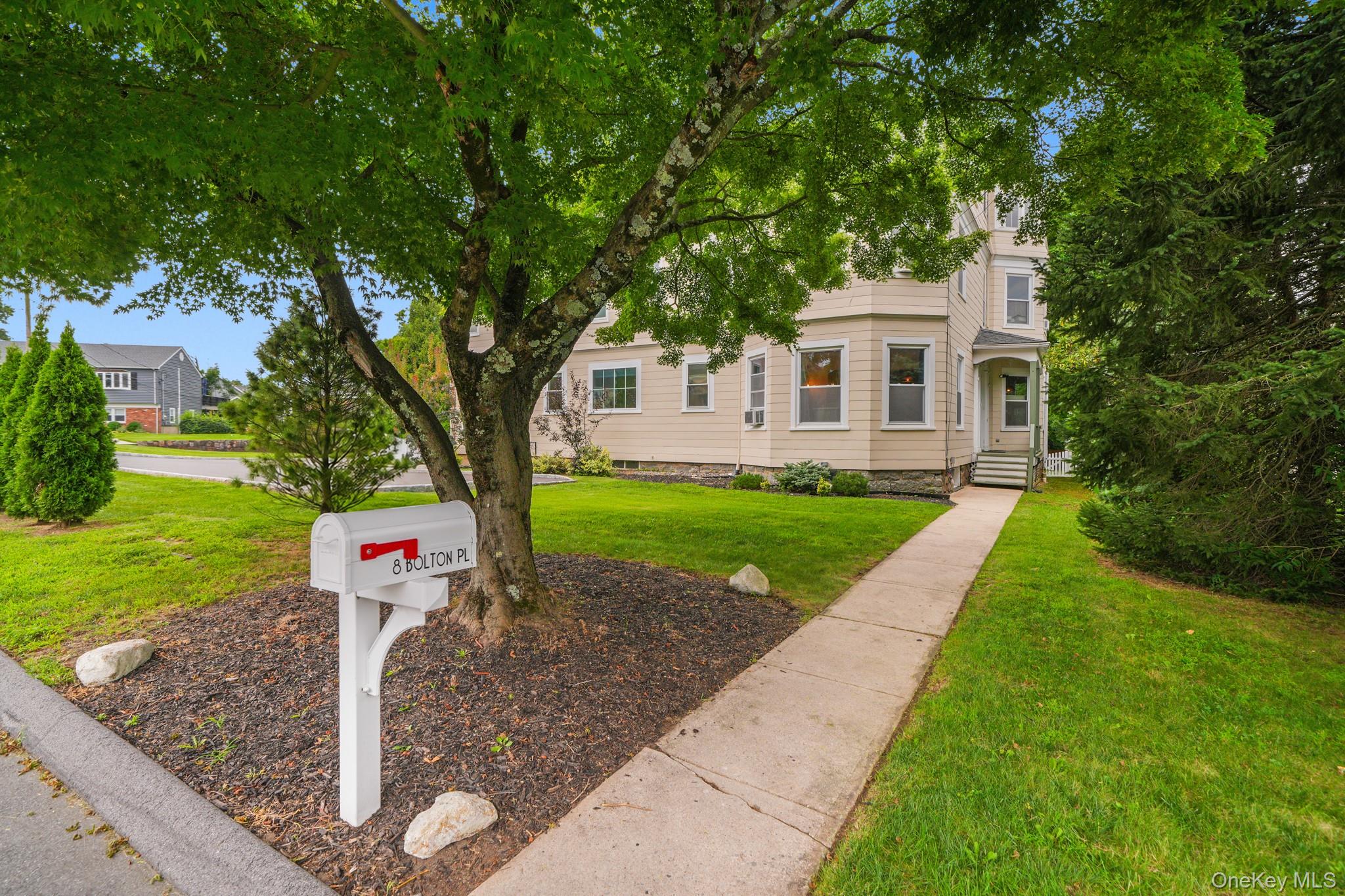 8 Bolton Place