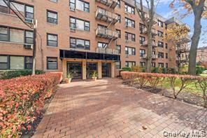6 Birchwood Court