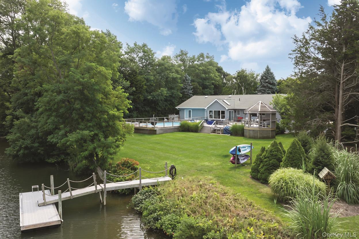 225 Lakeside Drive
