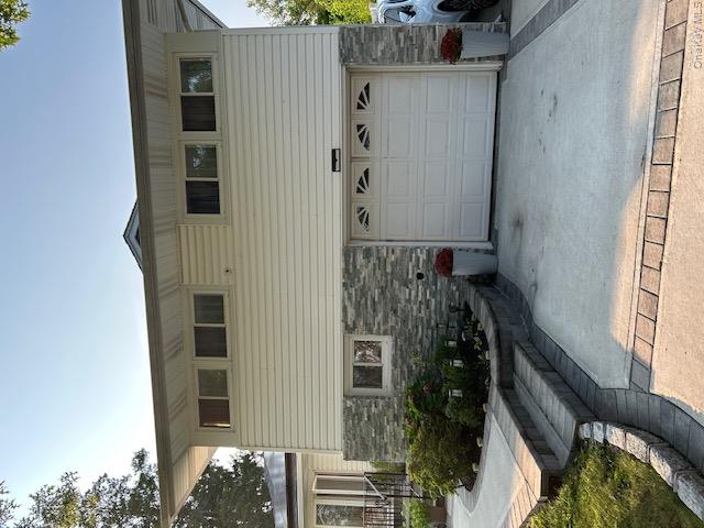 Photo 33