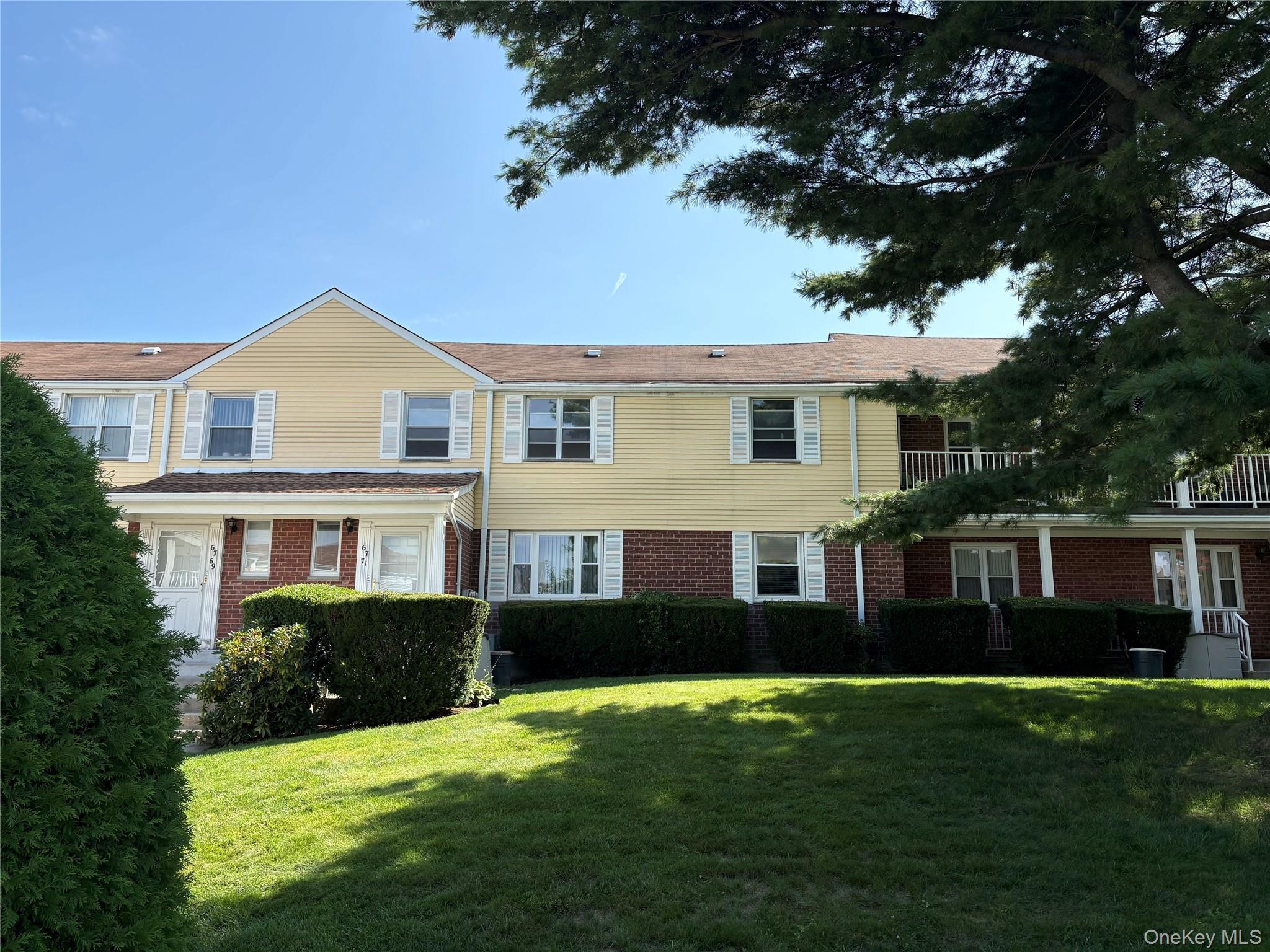 67-71 Cloverdale Lane