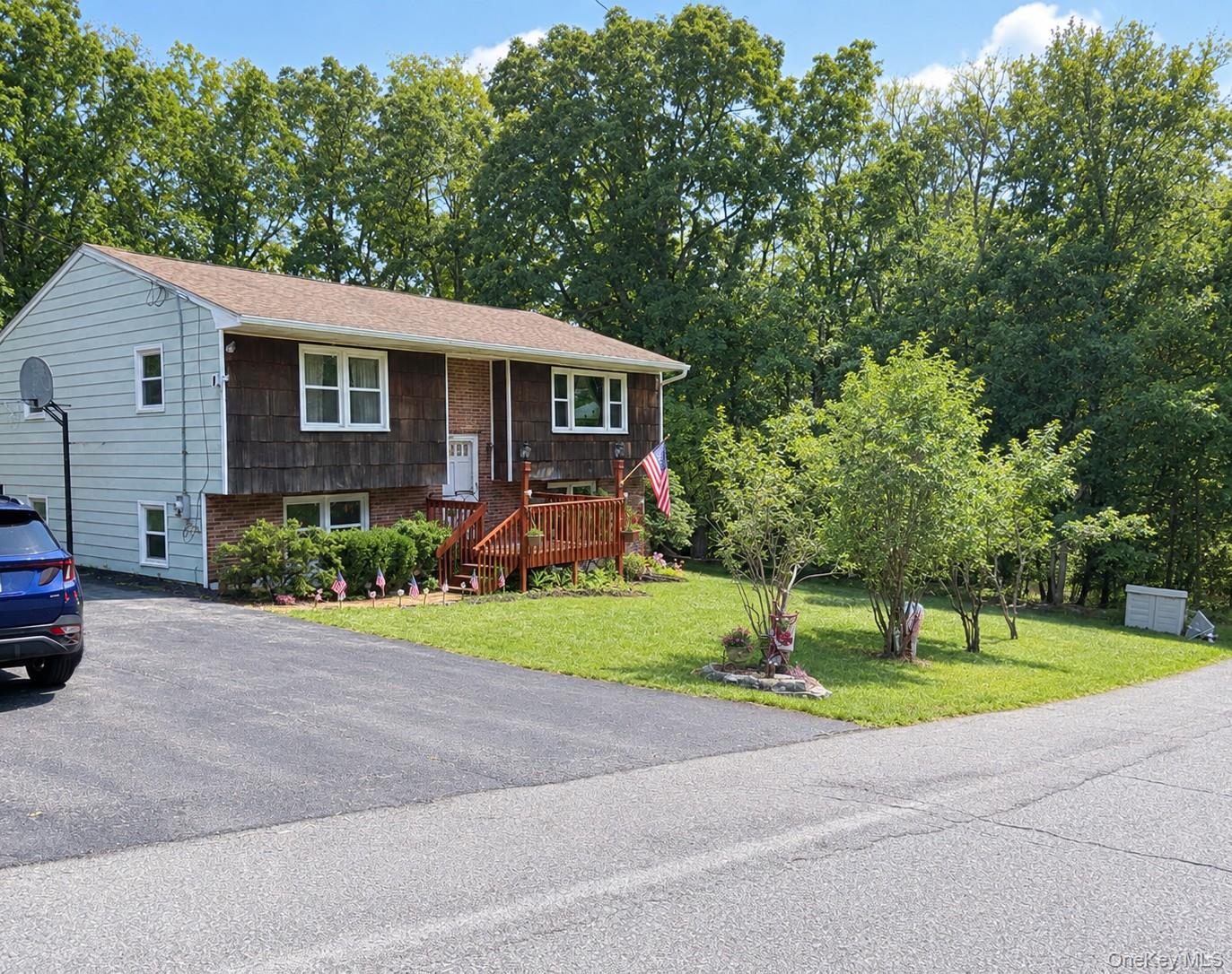 1 Walnut Trail