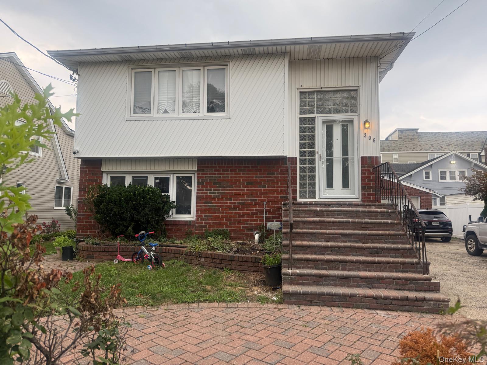 306 Hamilton Avenue