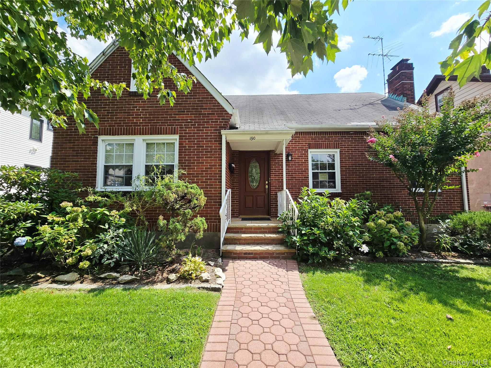 190 Bryant Avenue