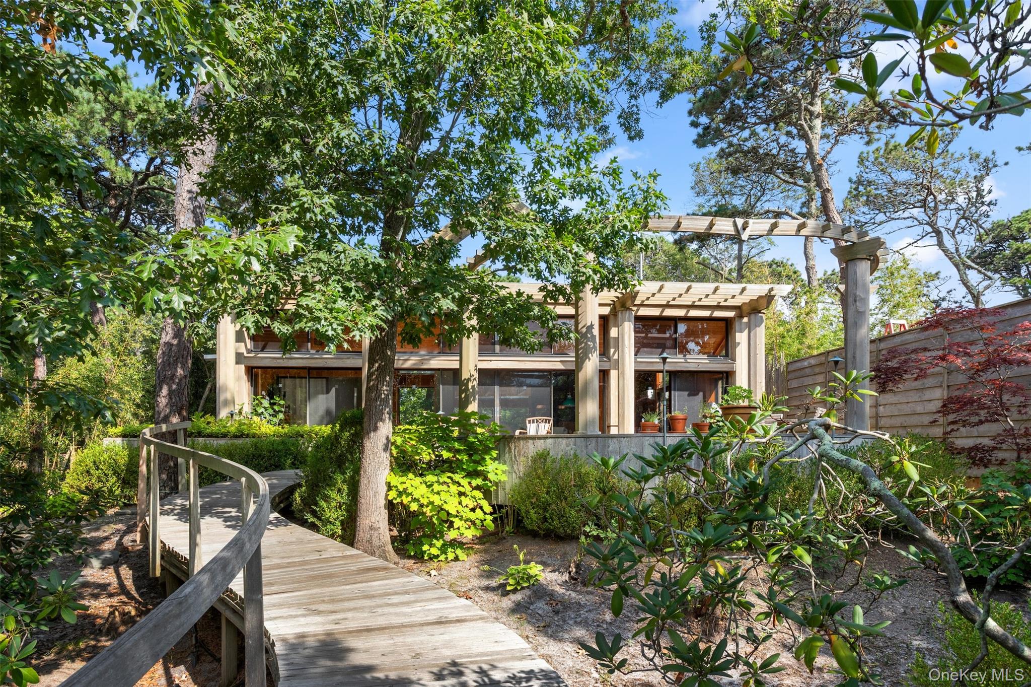 208 Midway Walk