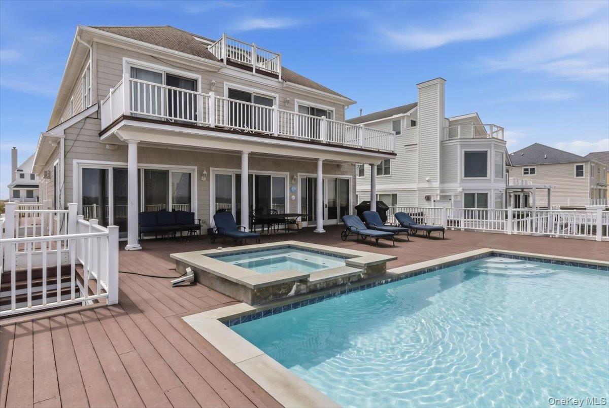672 Dune Road