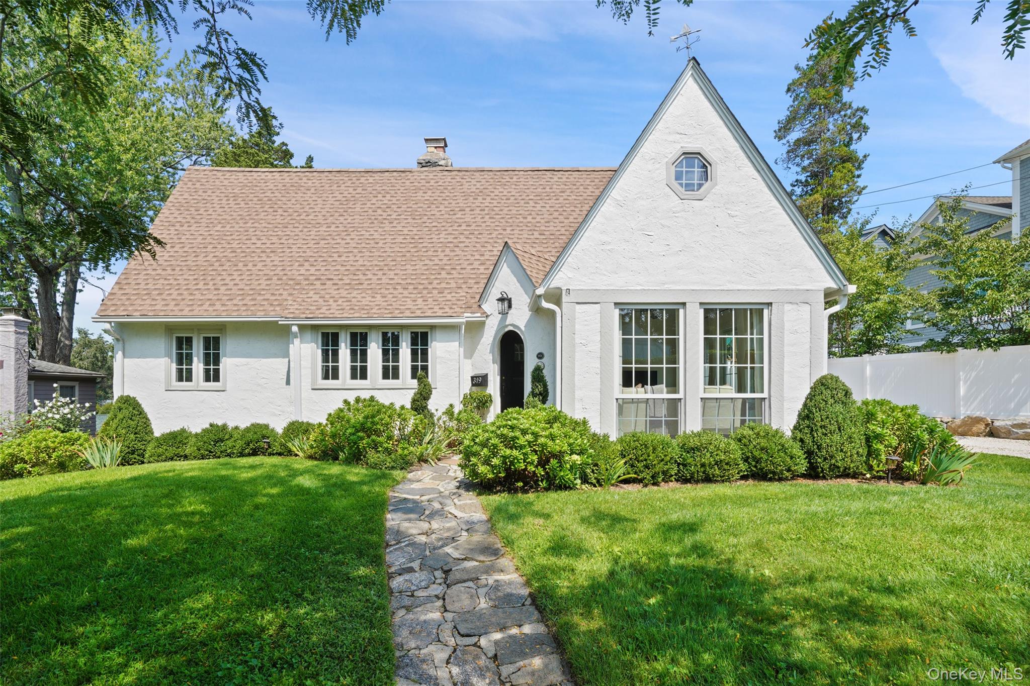 319 Oakland Beach Avenue
