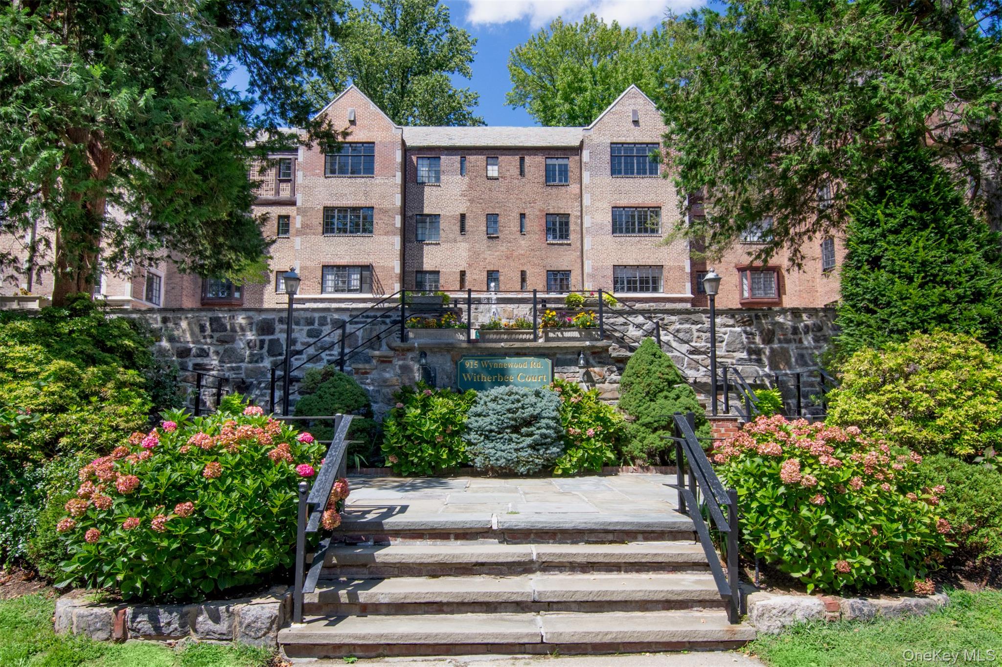 915 Wynnewood Road