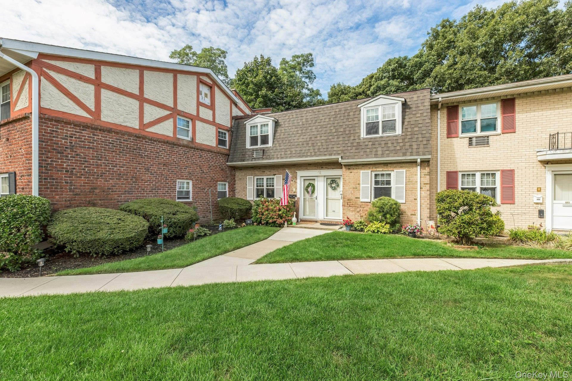 21 Glen Hollow Drive