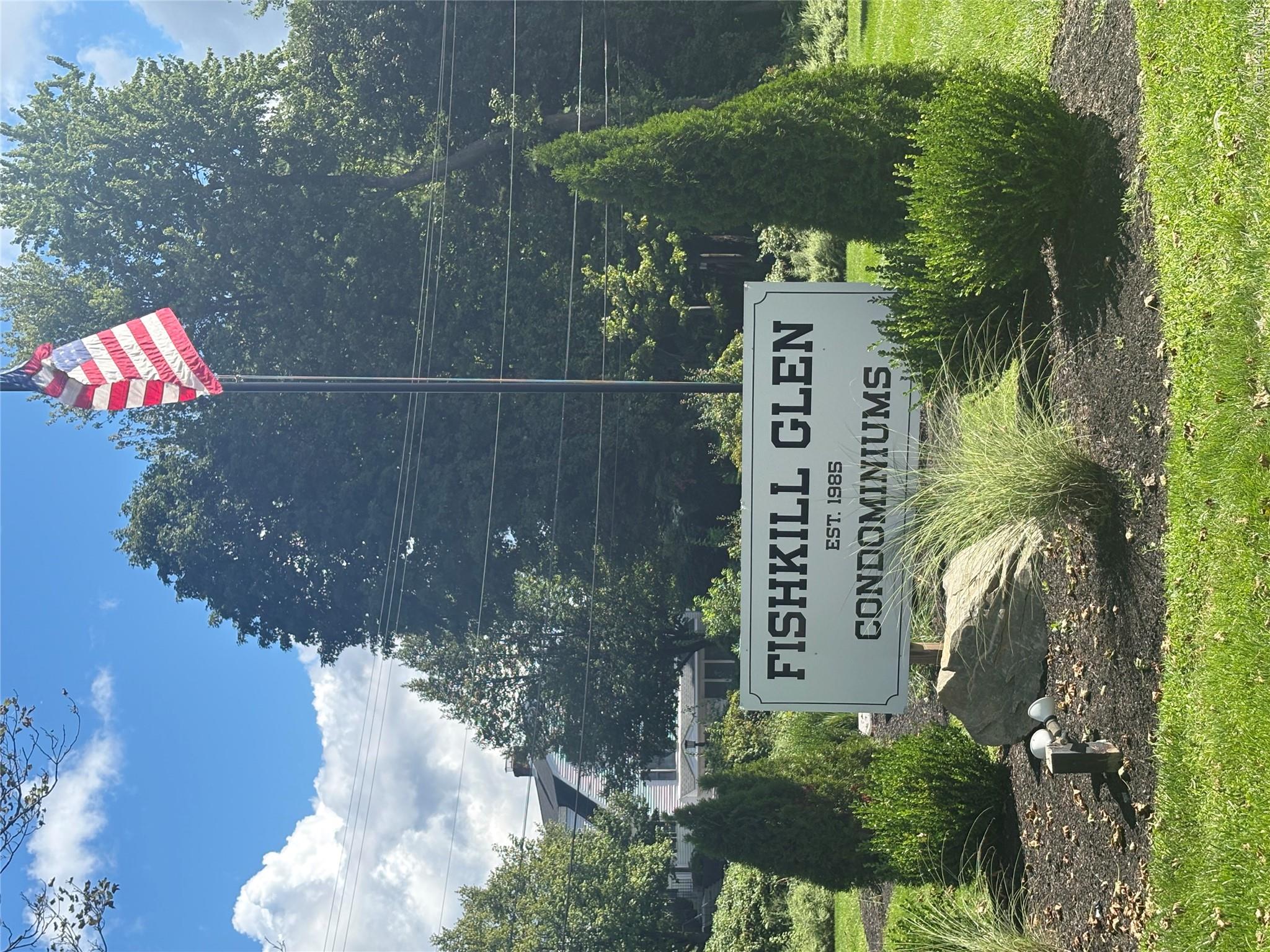 4 Fishkill Glen Drive