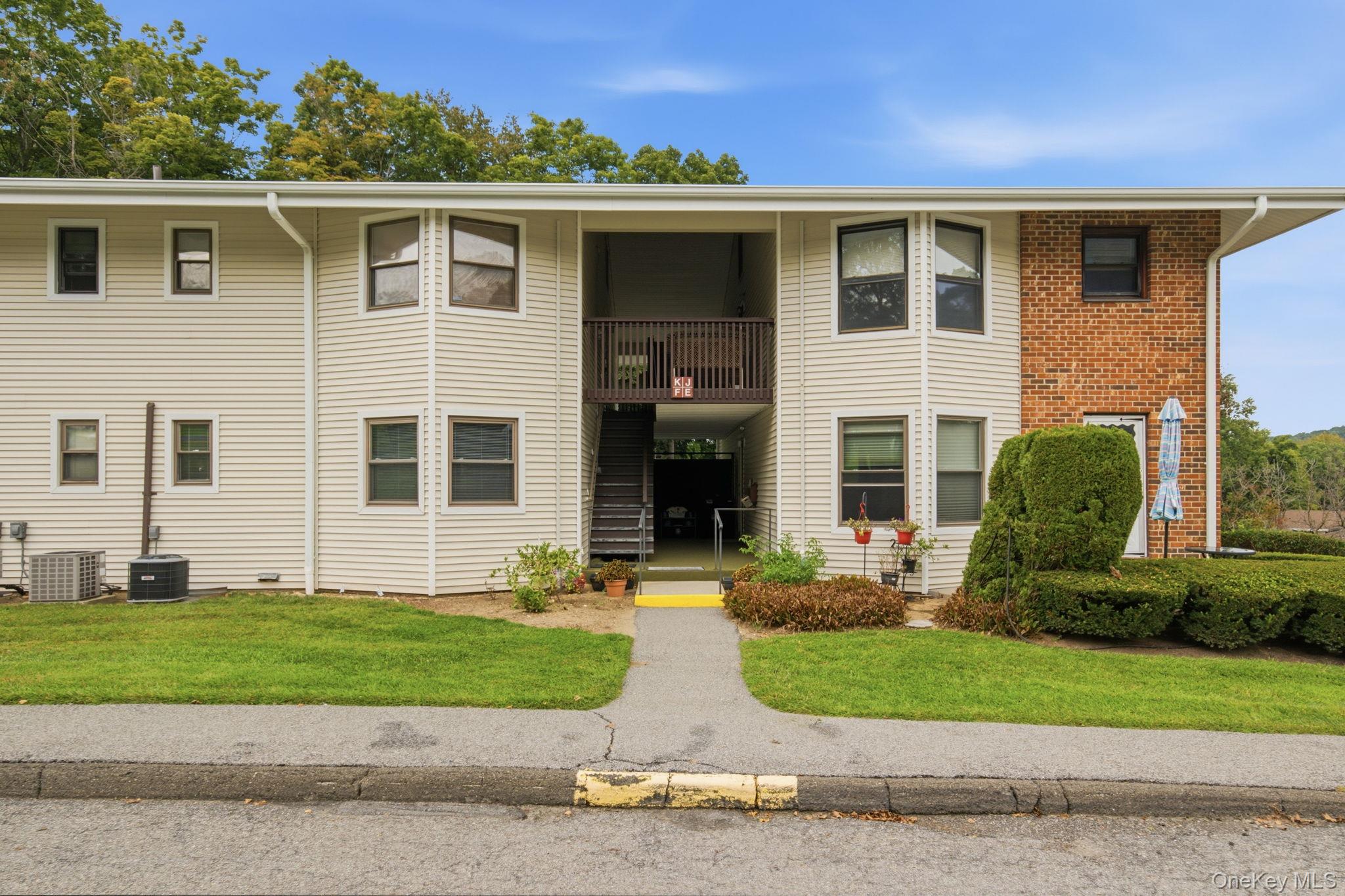 27 Walden Court
