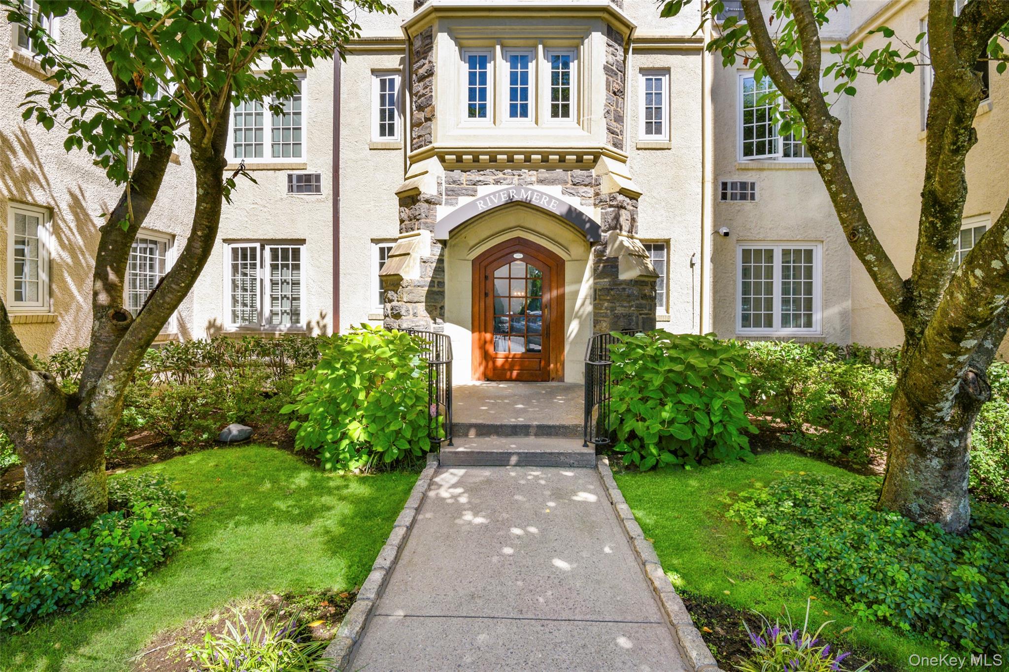 1 Rivermere