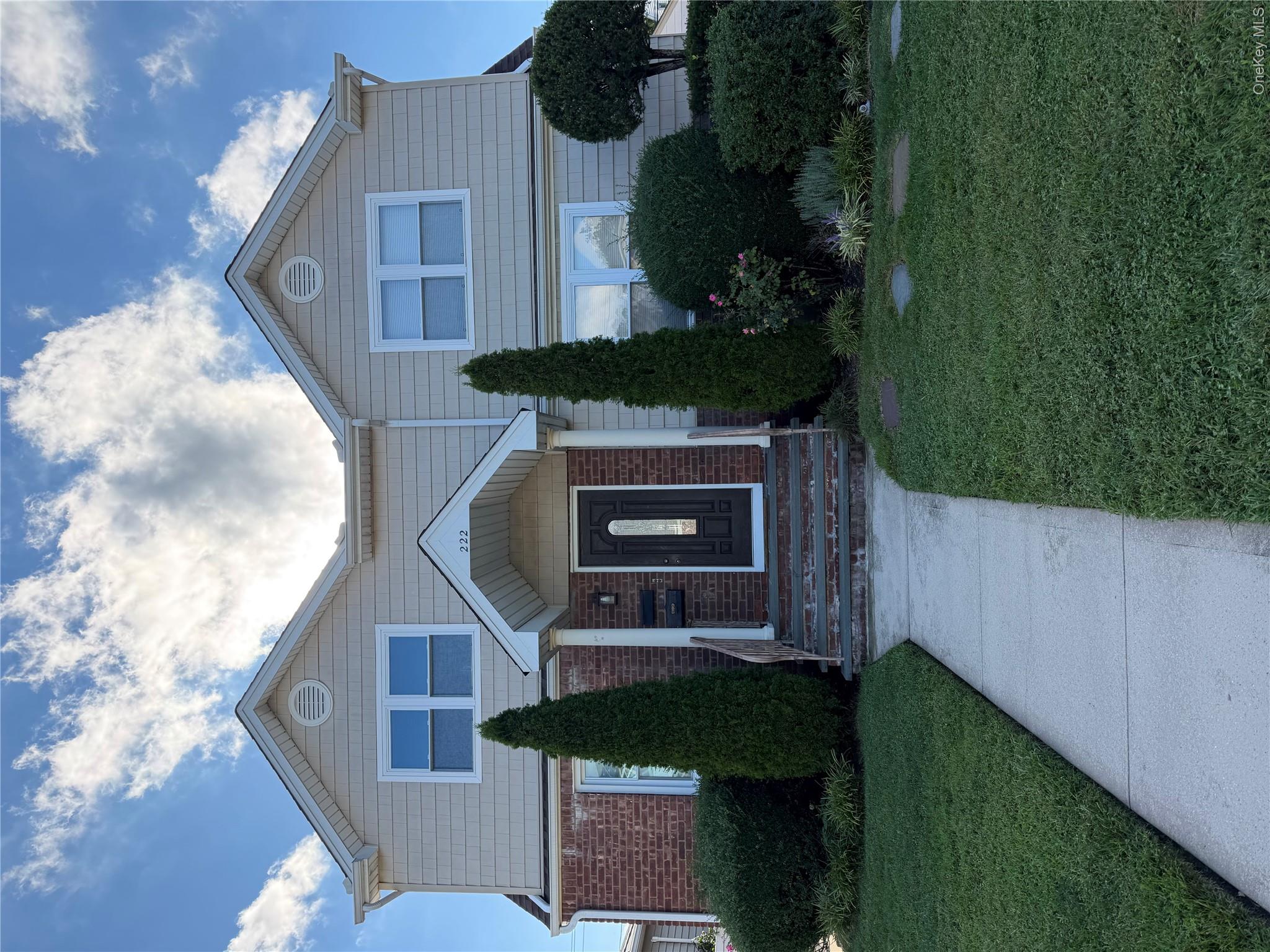 222 Colonial Avenue