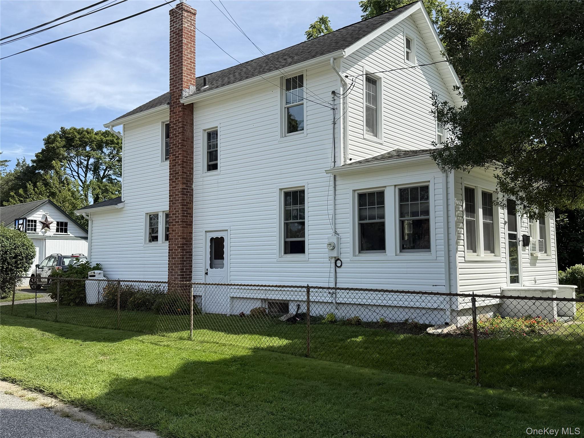 992 Roanoke Avenue