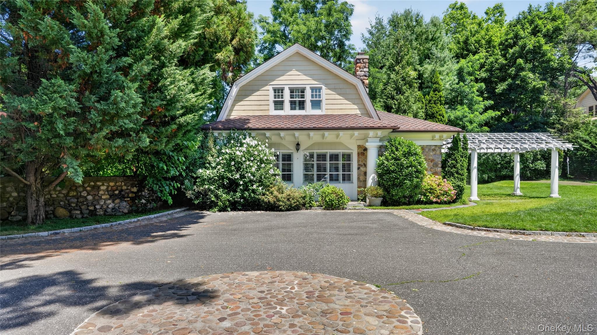 1058 Plandome Road