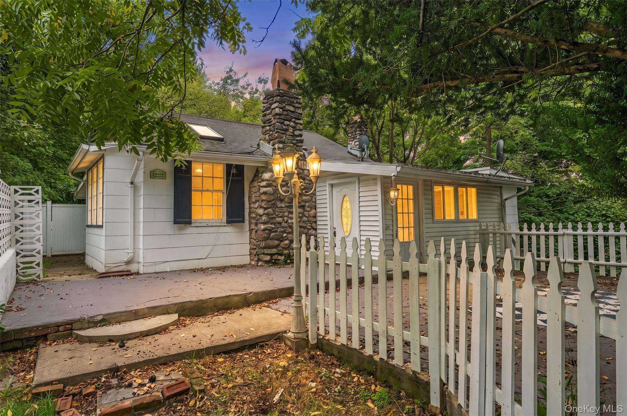 4 Hillside Trail