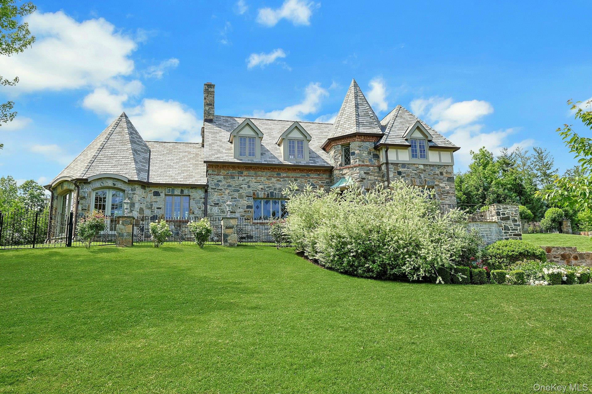 77 Deerhurst Road