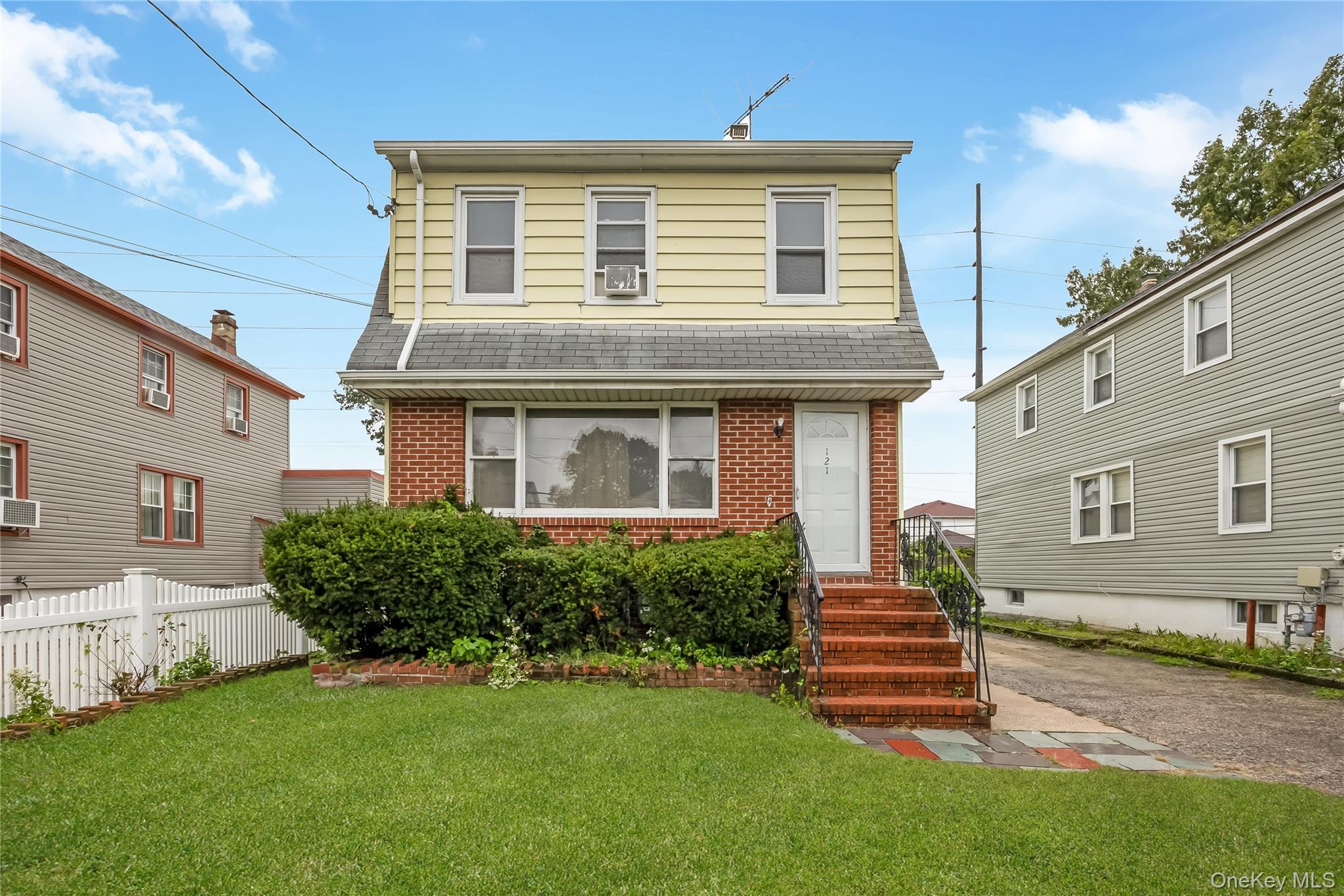 121 Cochran Place