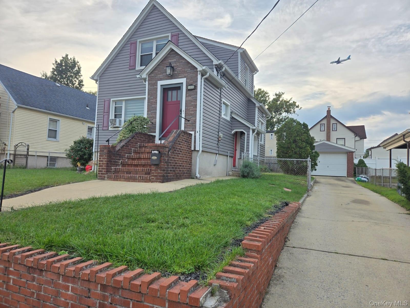 104 ORMONDE Boulevard