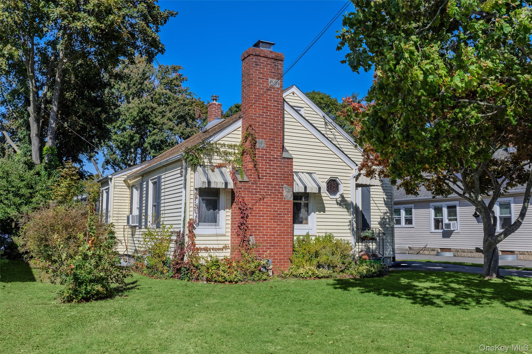373 Oak Street
