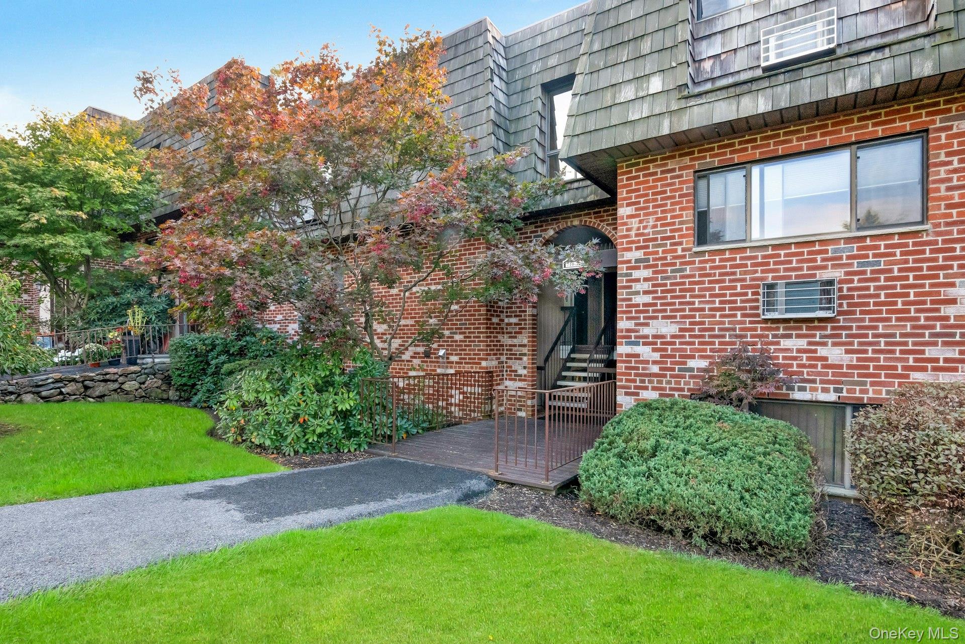 7-10 Briarcliff Drive