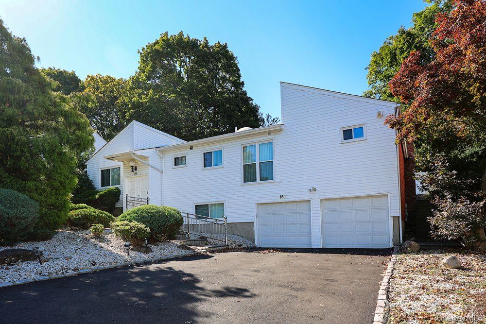 16 Carriage Road