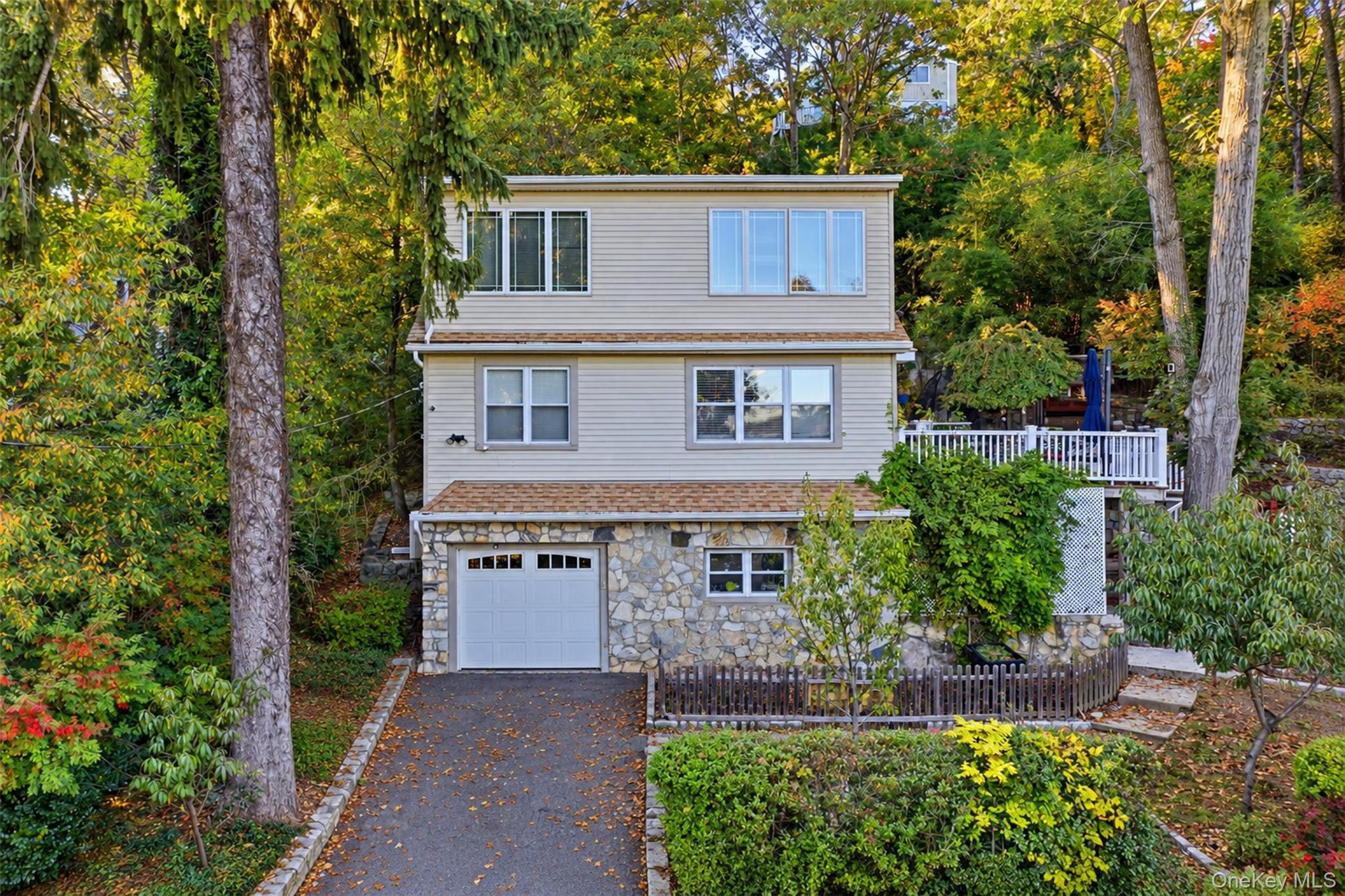 55 Tanglewylde Road