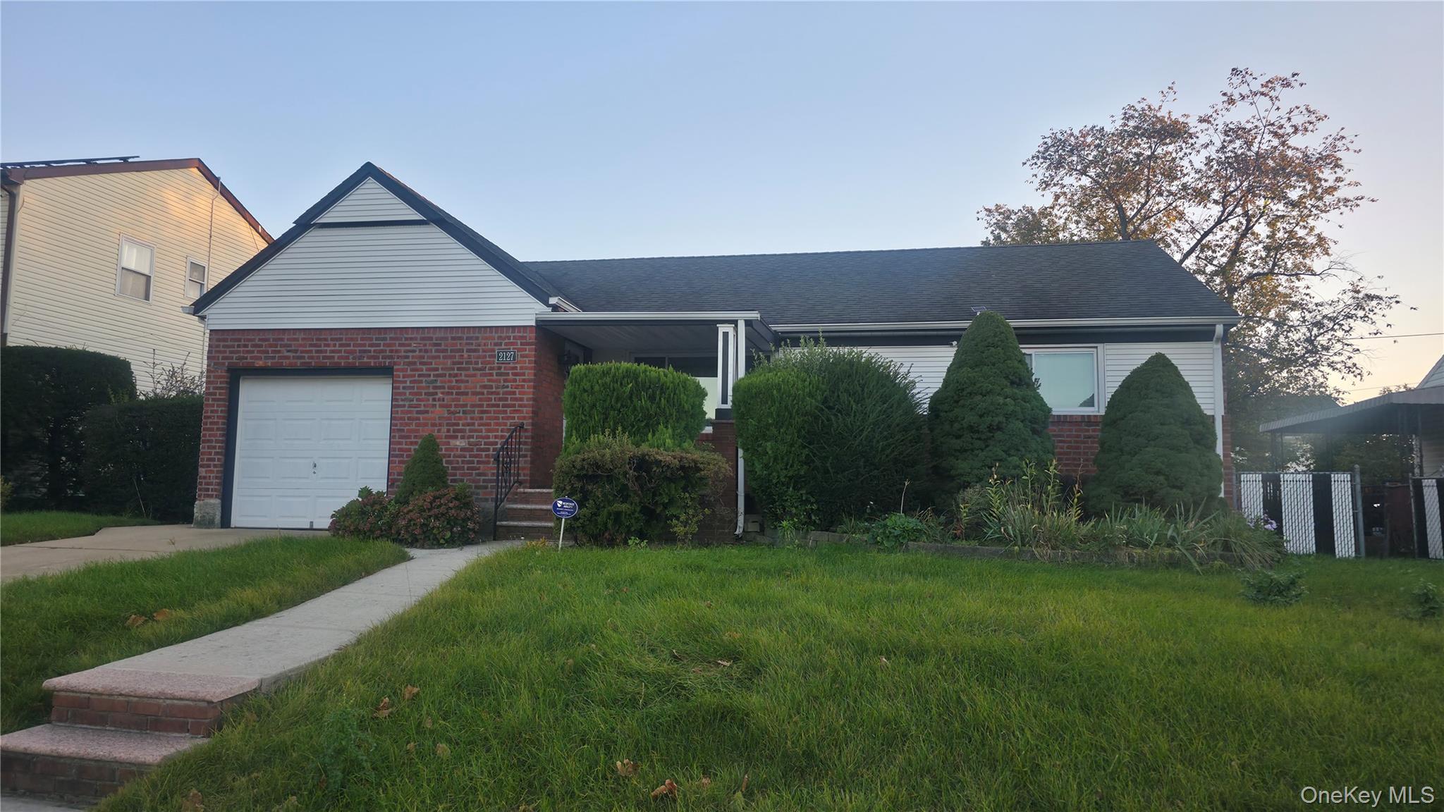 2127 Leighton Road